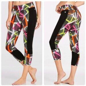 Fabletics Women's Penzy Capri Leggings Pants Size XS Tribal Geo Print/ Black